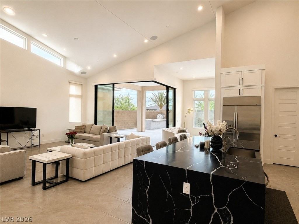 5040 Terramont Dr - Photo 4 of 39