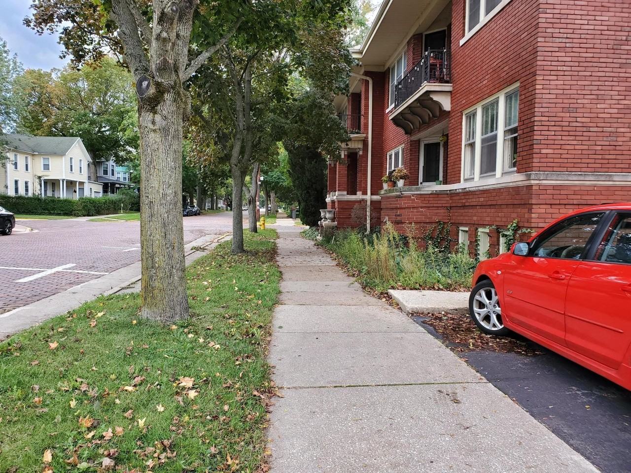 520 State St #D - Photo 2 of 5