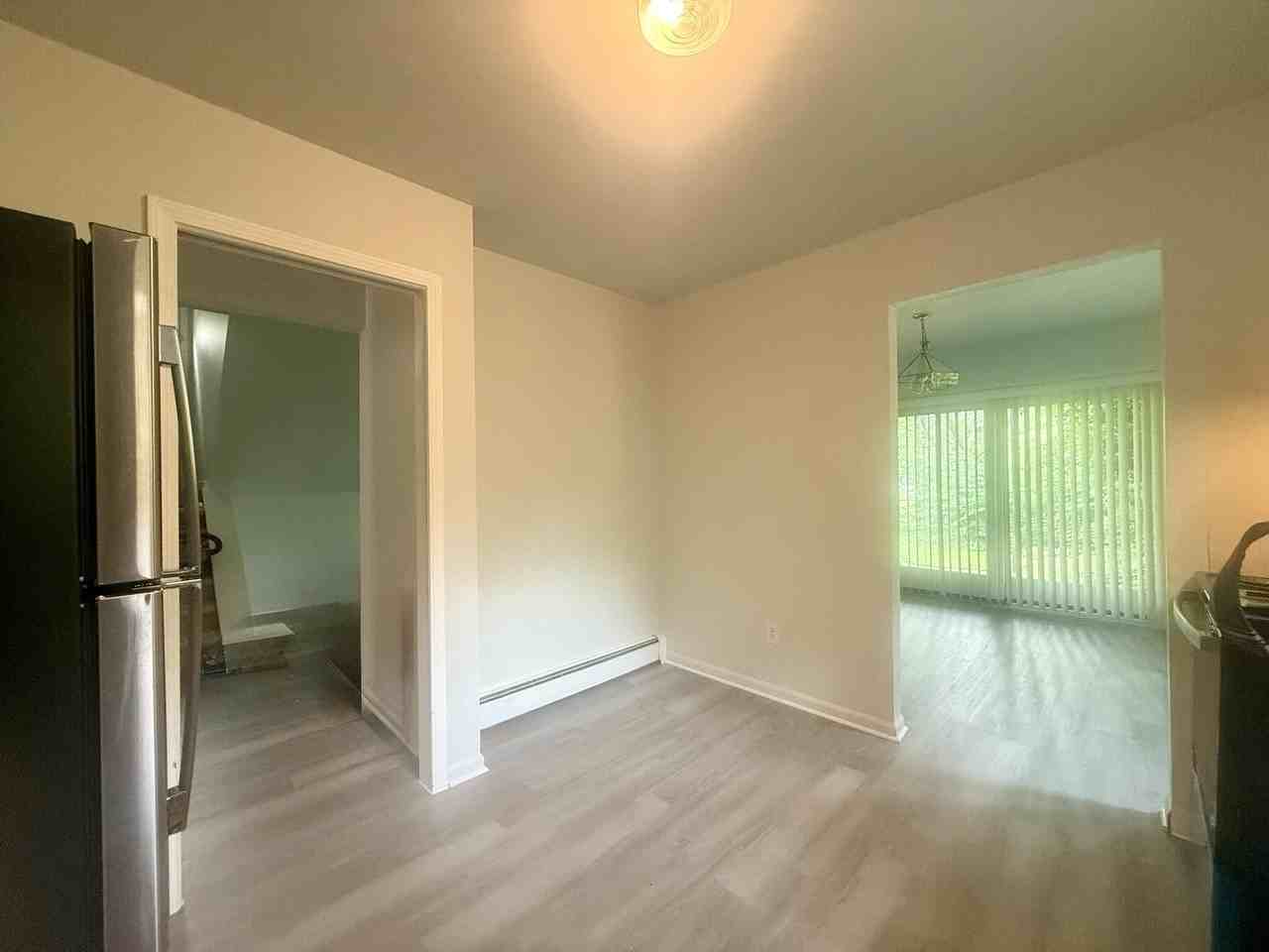410 S Revena Blvd - Photo 3 of 15