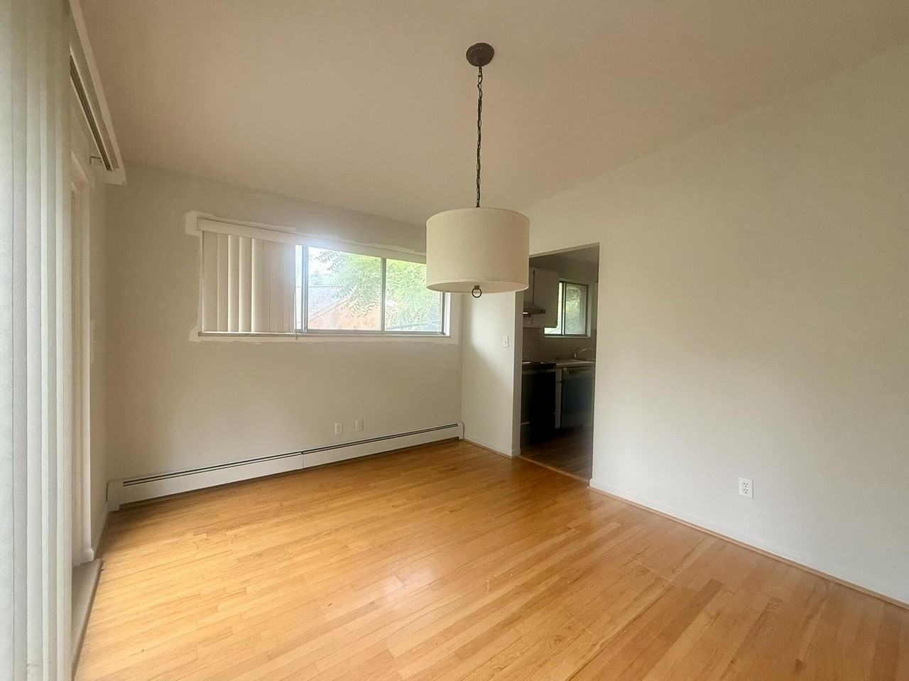 412 S Revena Blvd - Photo 3 of 17