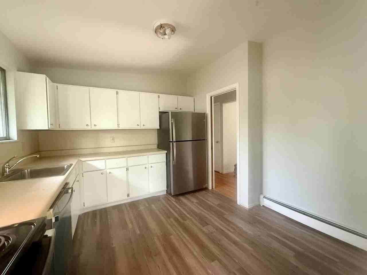 412 S Revena Blvd - Photo 4 of 17
