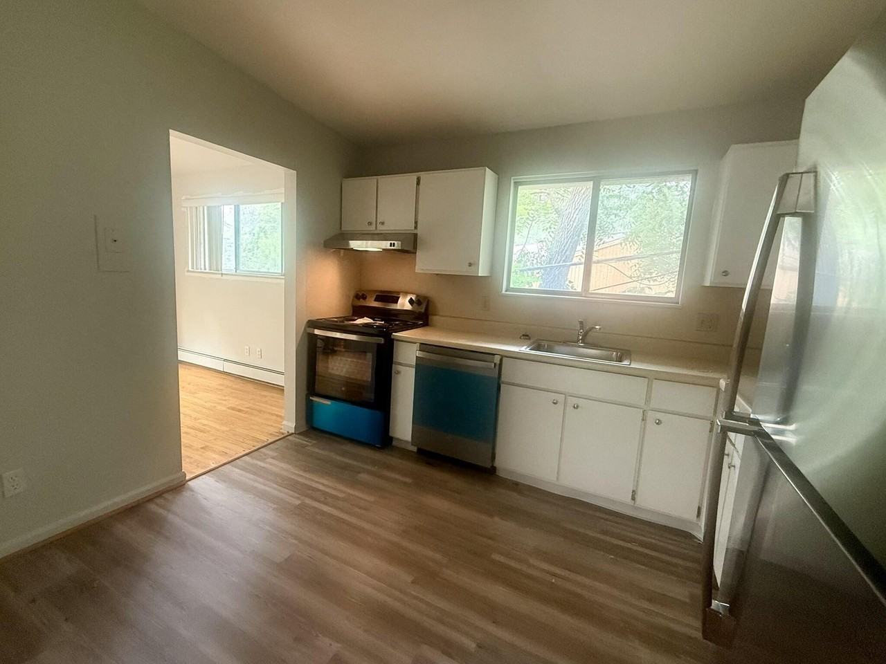 412 S Revena Blvd - Photo 6 of 17