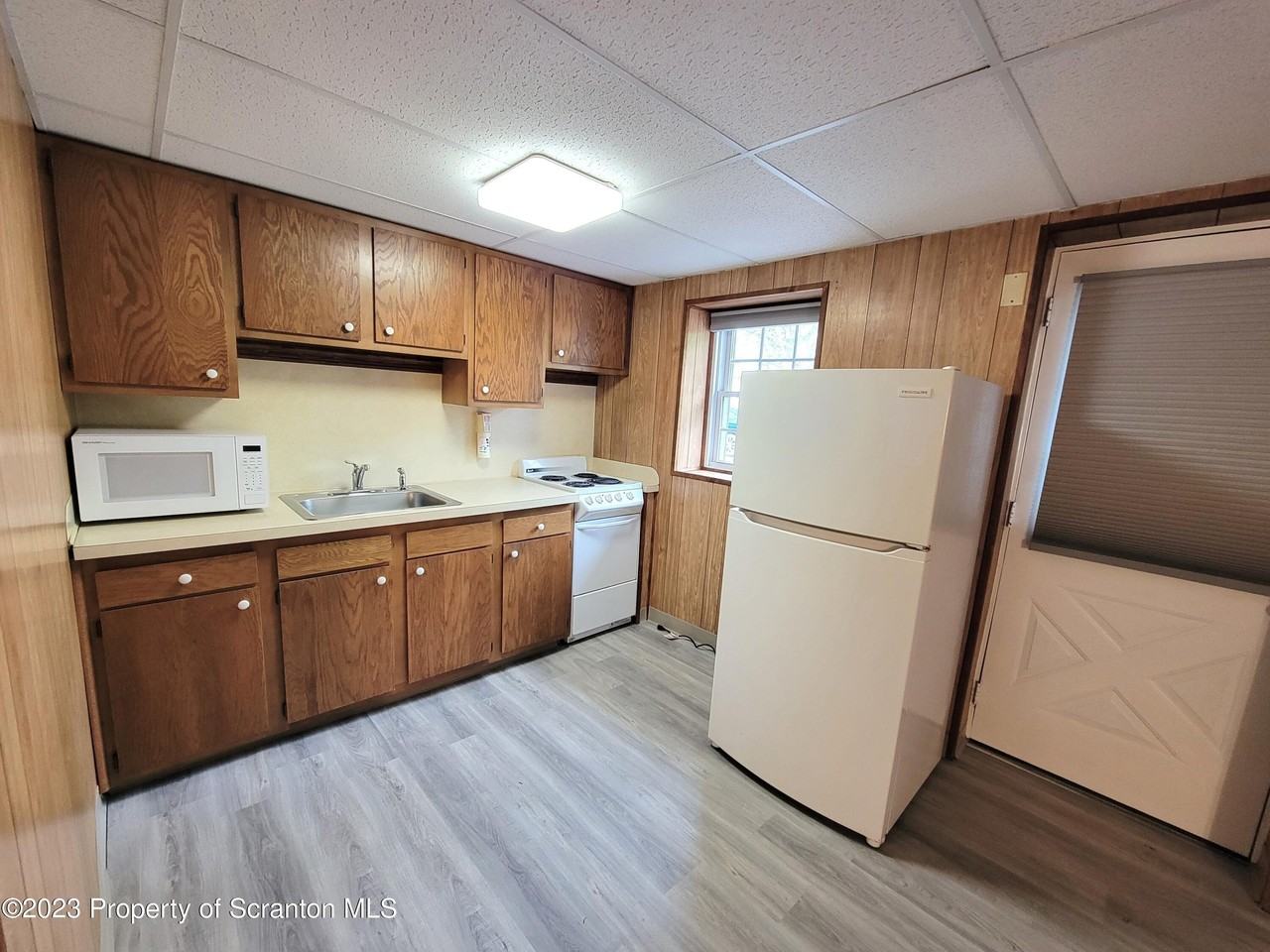 1817 Ash St #B - Photo 2 of 9