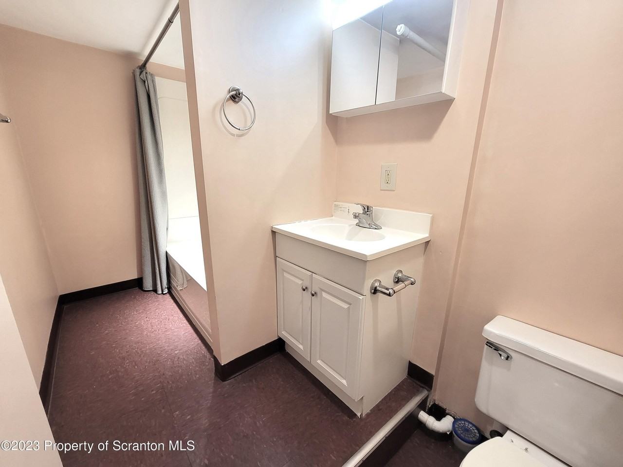 1817 Ash St #B - Photo 5 of 9