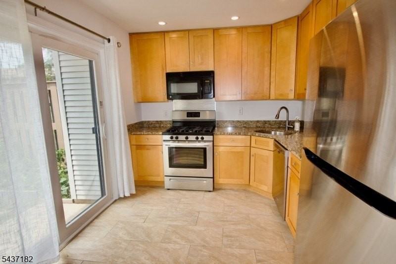 78 Woodward Ln - Photo 2 of 29