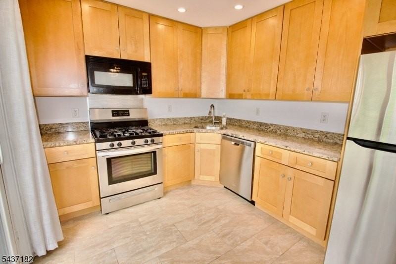 78 Woodward Ln - Photo 4 of 29