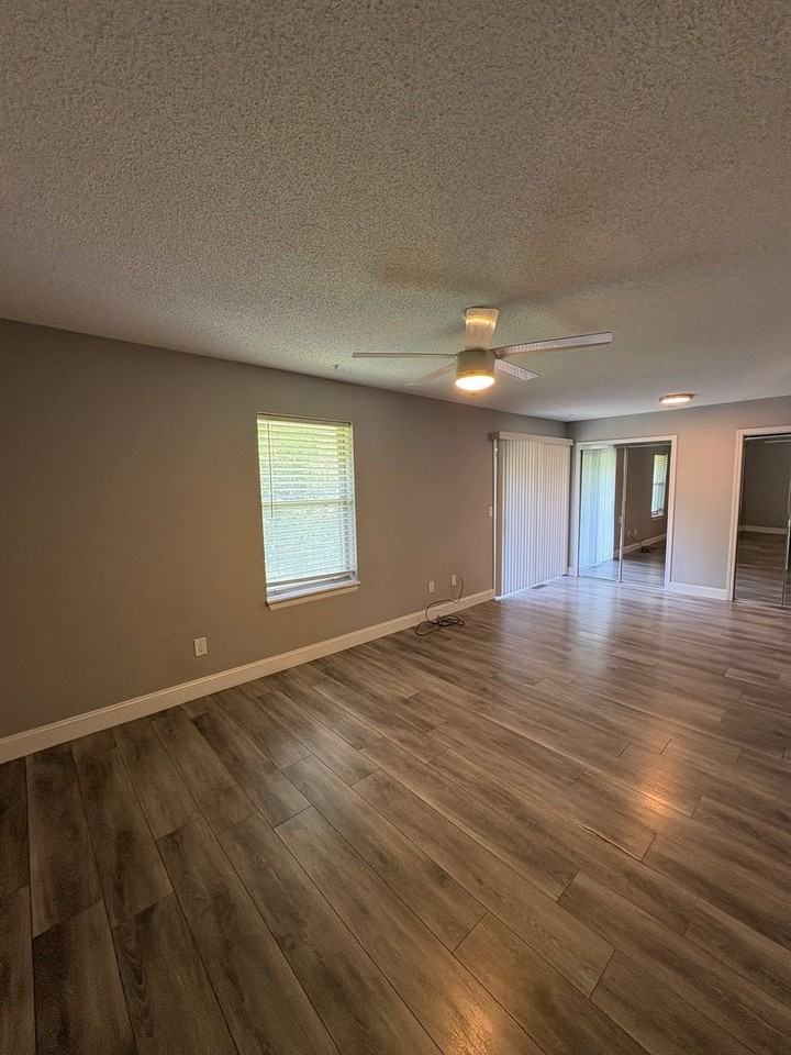 6815 N Mokane Ave - Photo 4 of 10