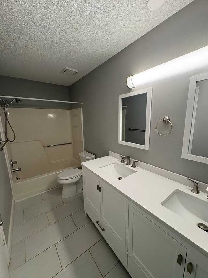 6815 N Mokane Ave - Photo 5 of 10
