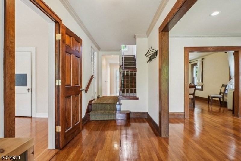 163 Myrtle Ave - Photo 4 of 48