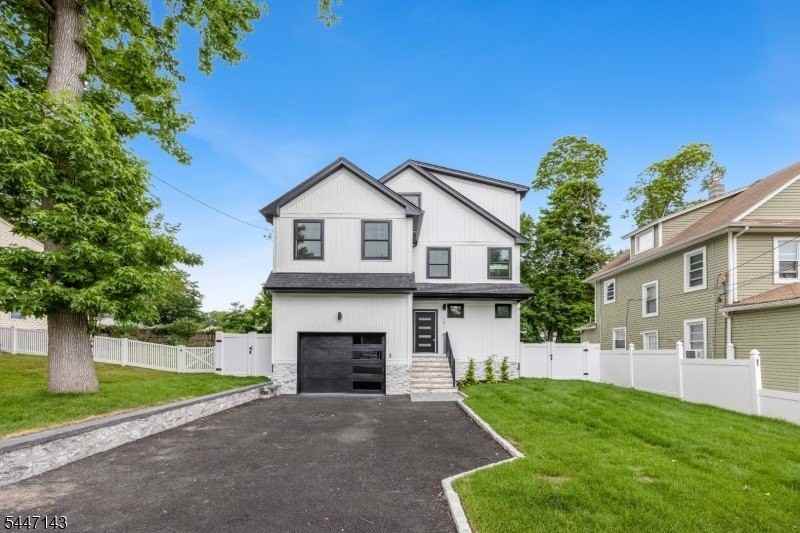 191 Washington Pl - Photo 3 of 39