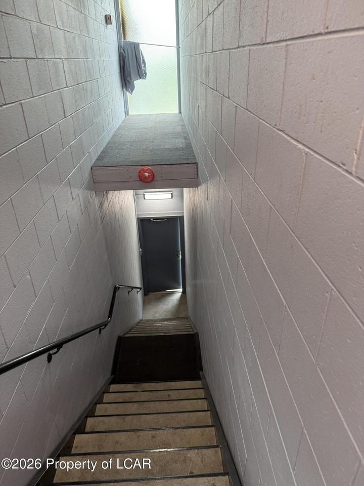 712 Mercer Ave - Photo 3 of 11