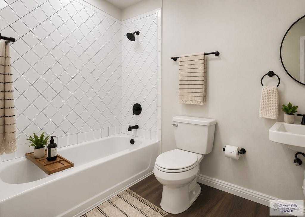 218 7th St - Photo 5 of 6