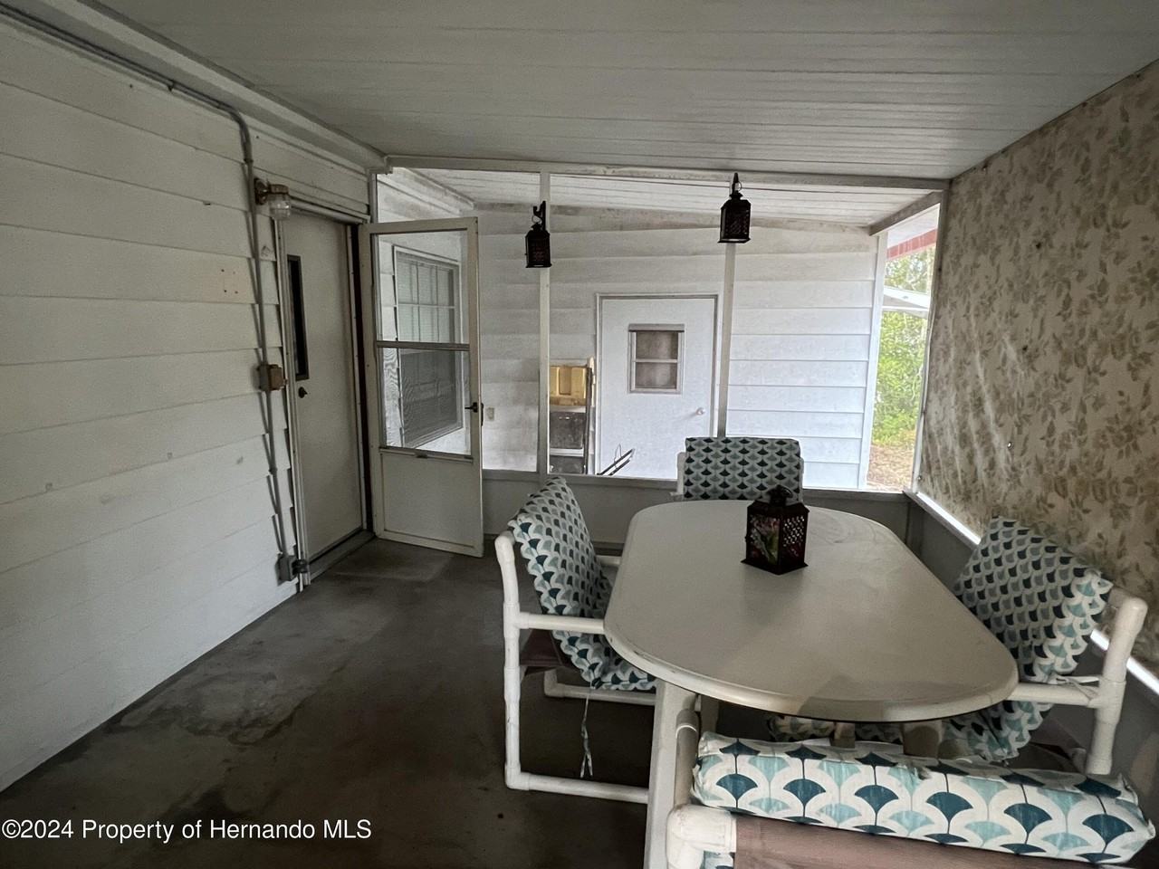 8591 Highpoint Blvd - Photo 5 of 50