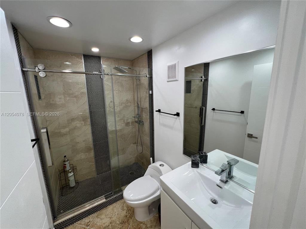 2741 Taft Street #401 - Photo 4 of 6