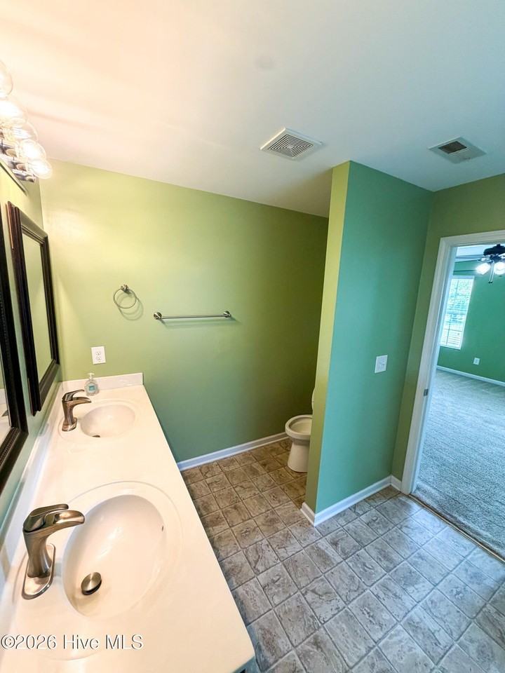 521 Shelmore Ln - Photo 7 of 11