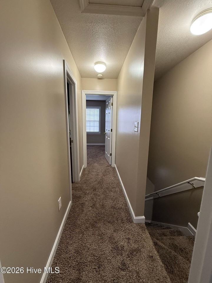 110 Ashwood Dr - Photo 7 of 11