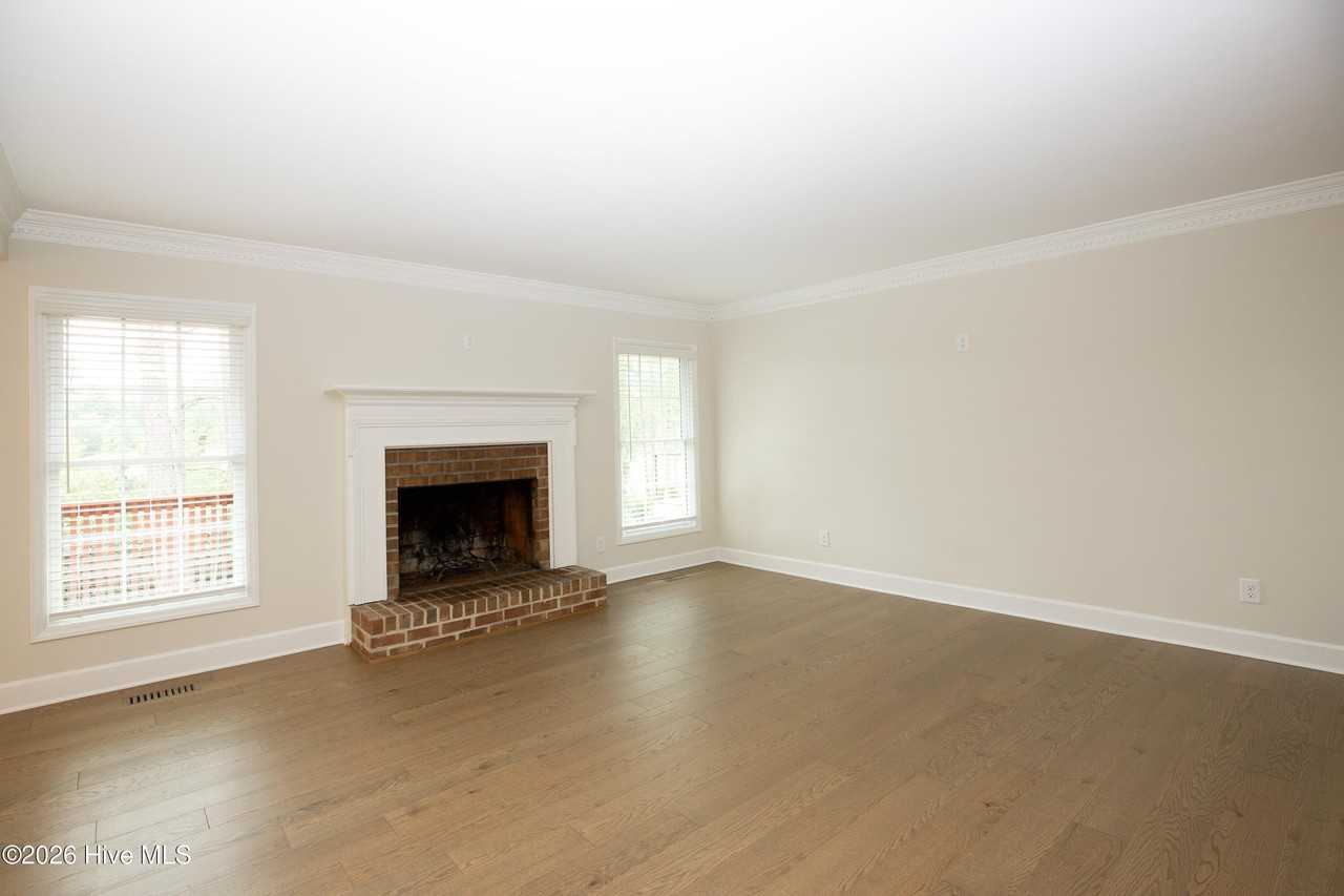 131 Racquet Ln - Photo 5 of 50
