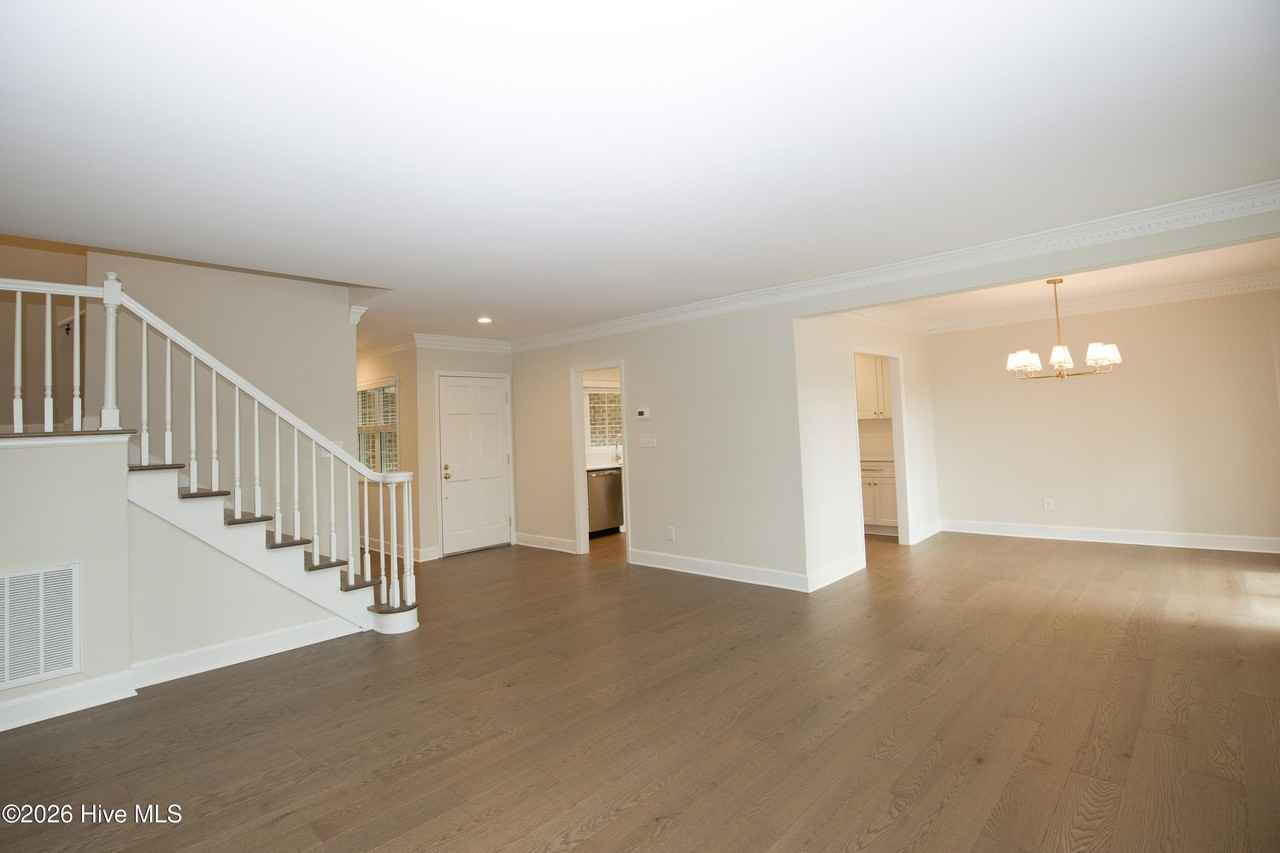 131 Racquet Ln - Photo 7 of 50