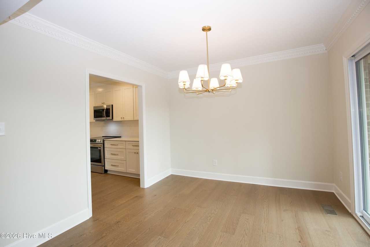 131 Racquet Ln - Photo 7 of 50