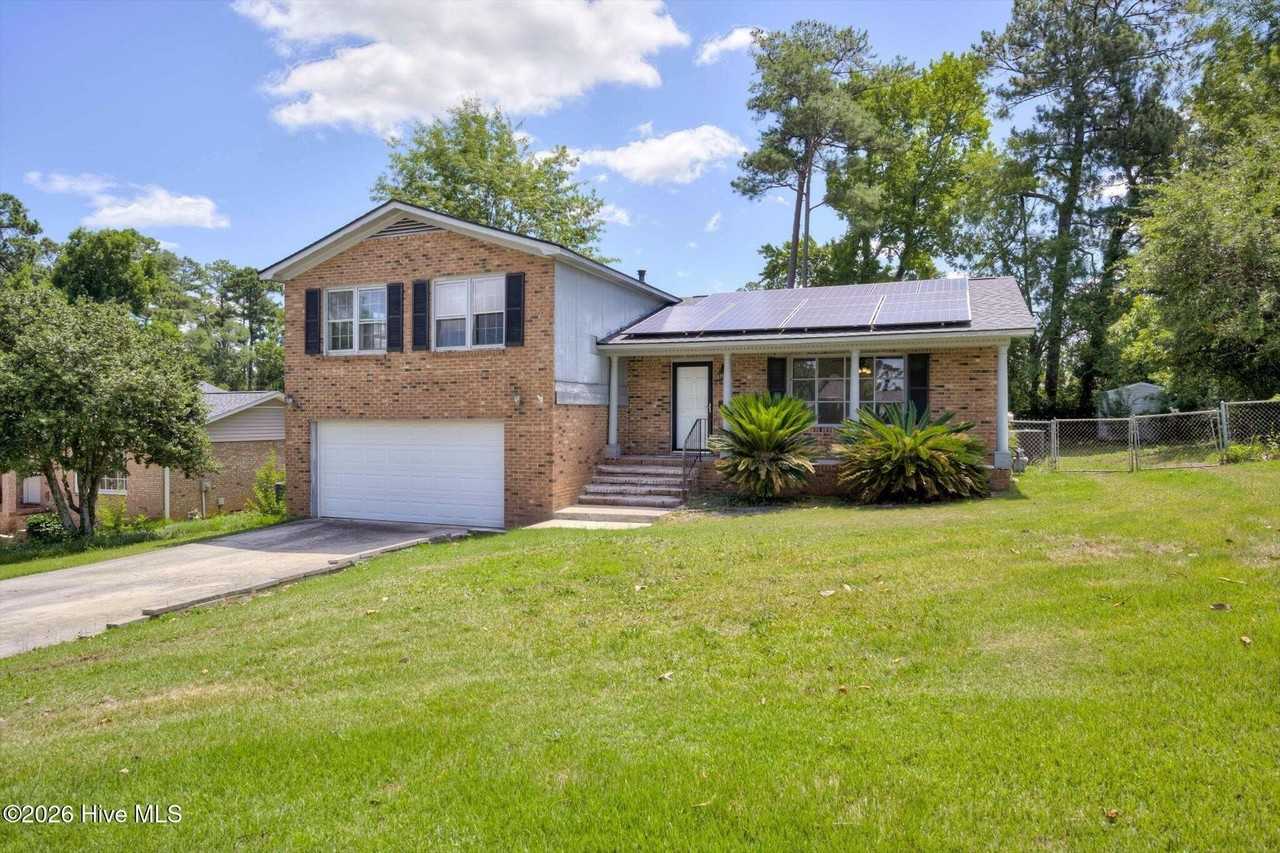 152 Holiday Dr - Photo 3 of 44