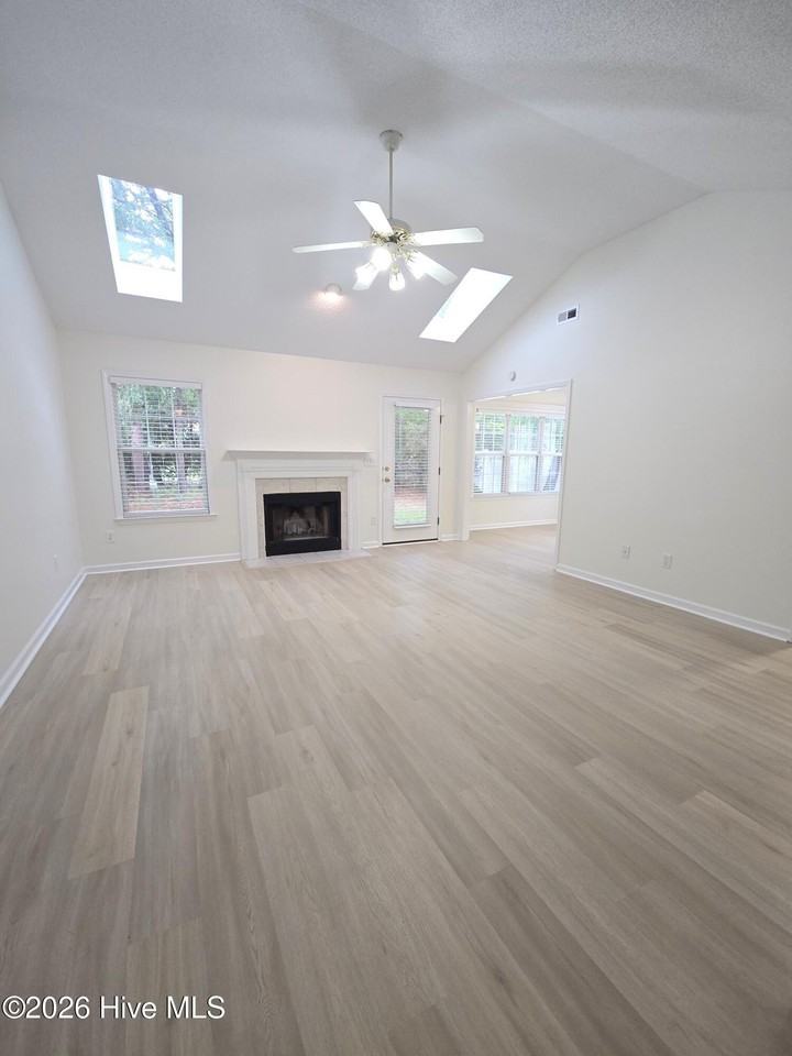 5005 Woods Edge Rd - Photo 3 of 17
