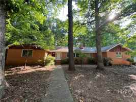 featured image of 150 Chinquapin Way