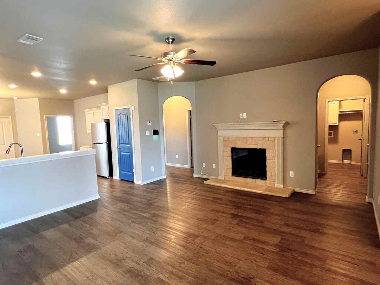 7609 86th St - Photo 5 of 15