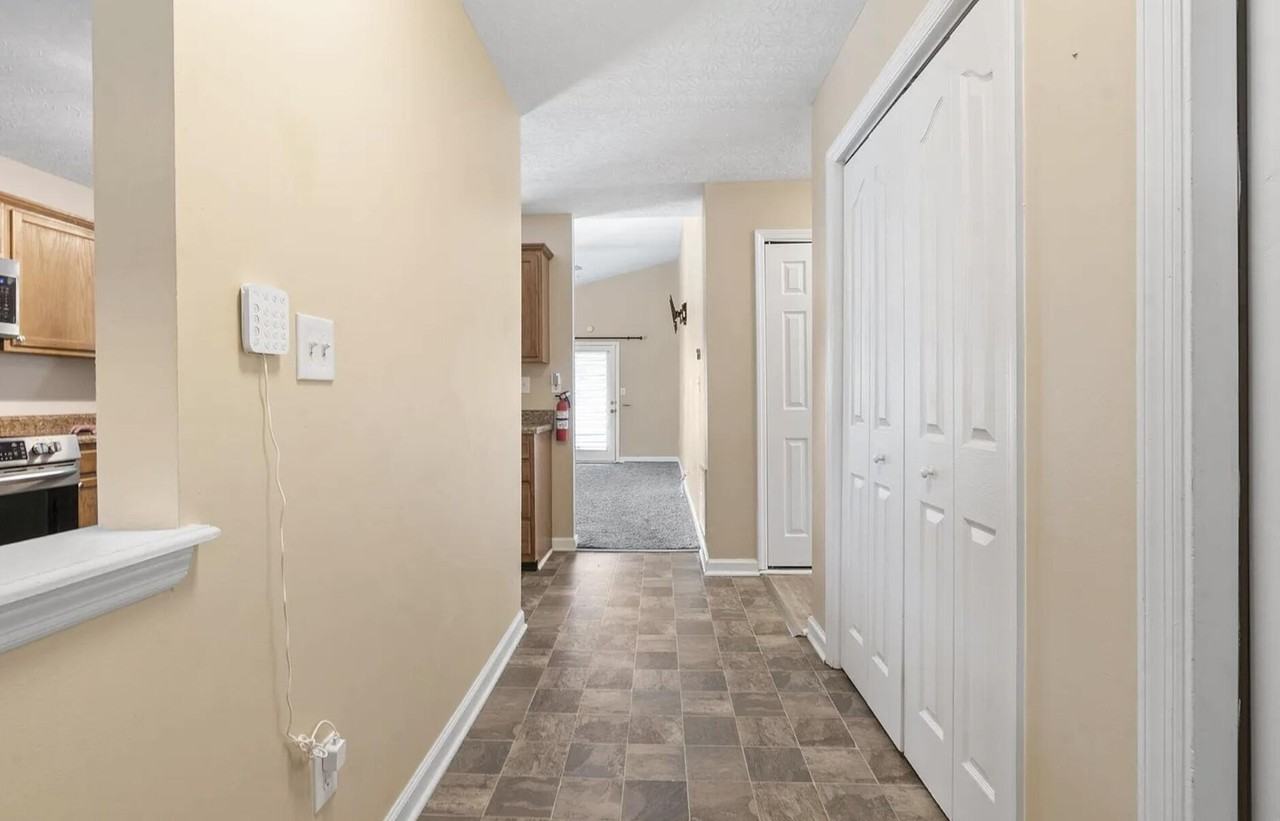 141 Clover Valley Dr - Photo 2 of 24
