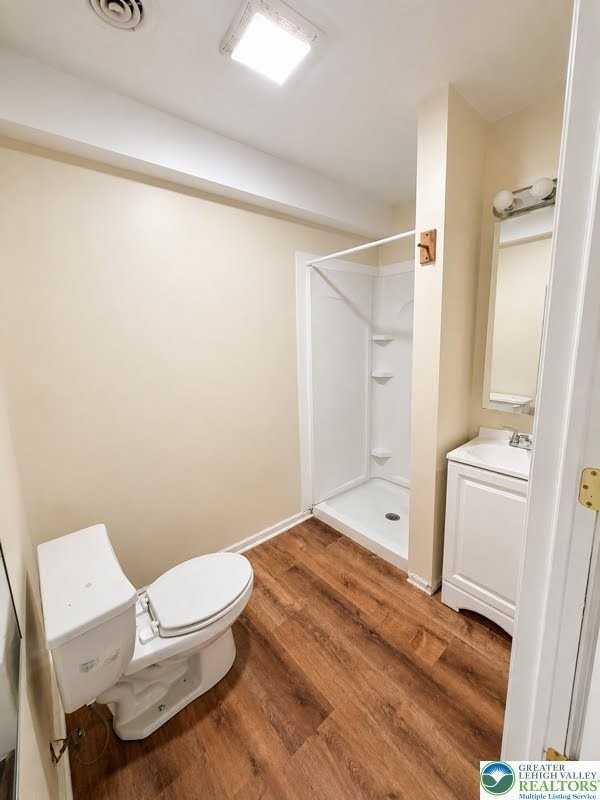 3496 Linden St - Photo 2 of 9