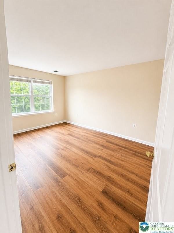 3496 Linden St - Photo 3 of 9
