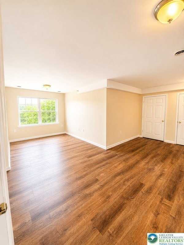 3496 Linden St - Photo 5 of 9