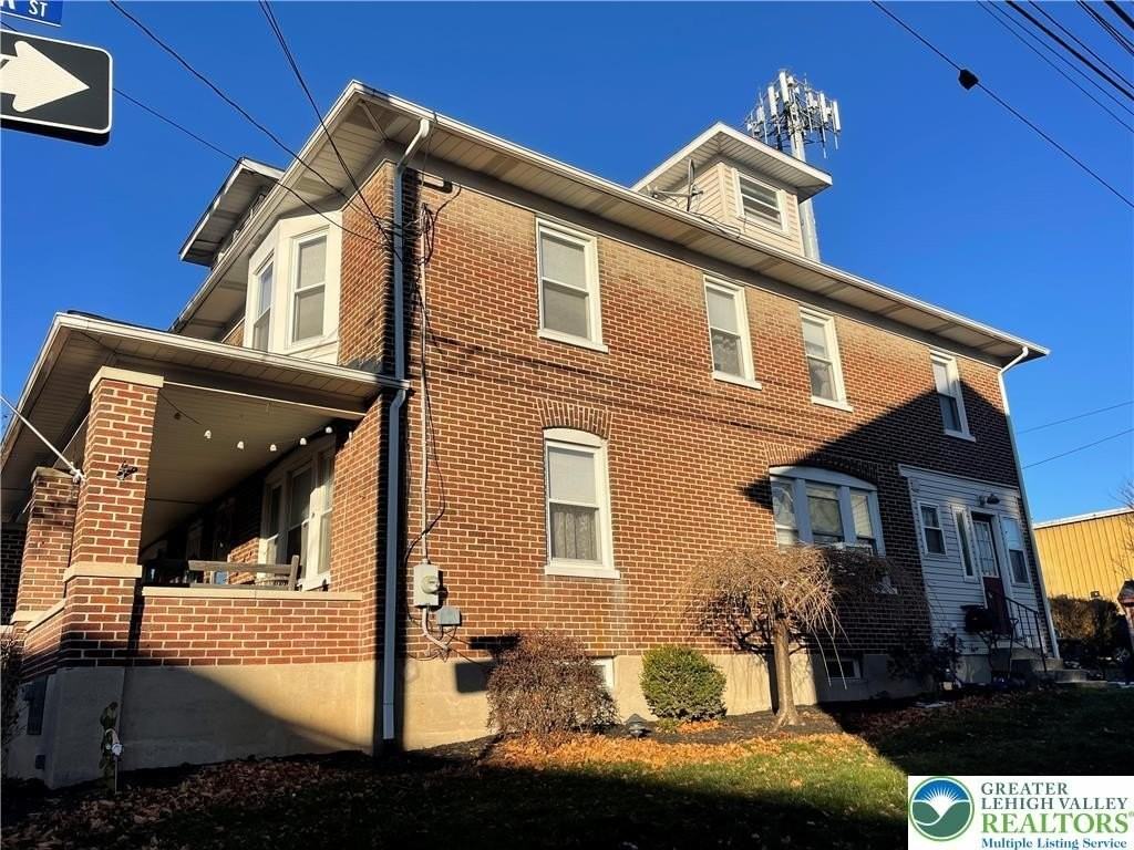 121 Belvidere St - Photo 2 of 3