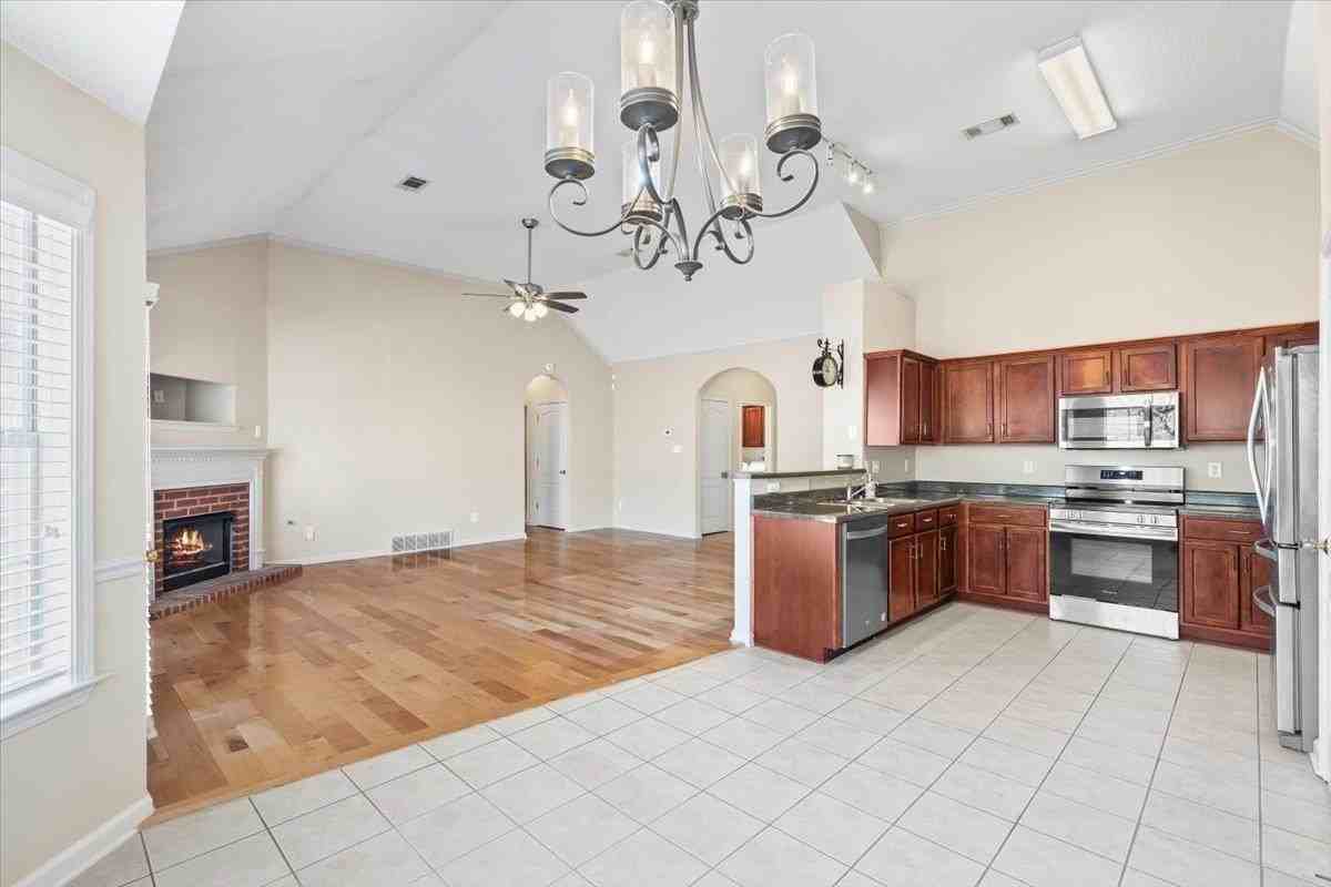 9294 S Fairmont Cir - Photo 5 of 14