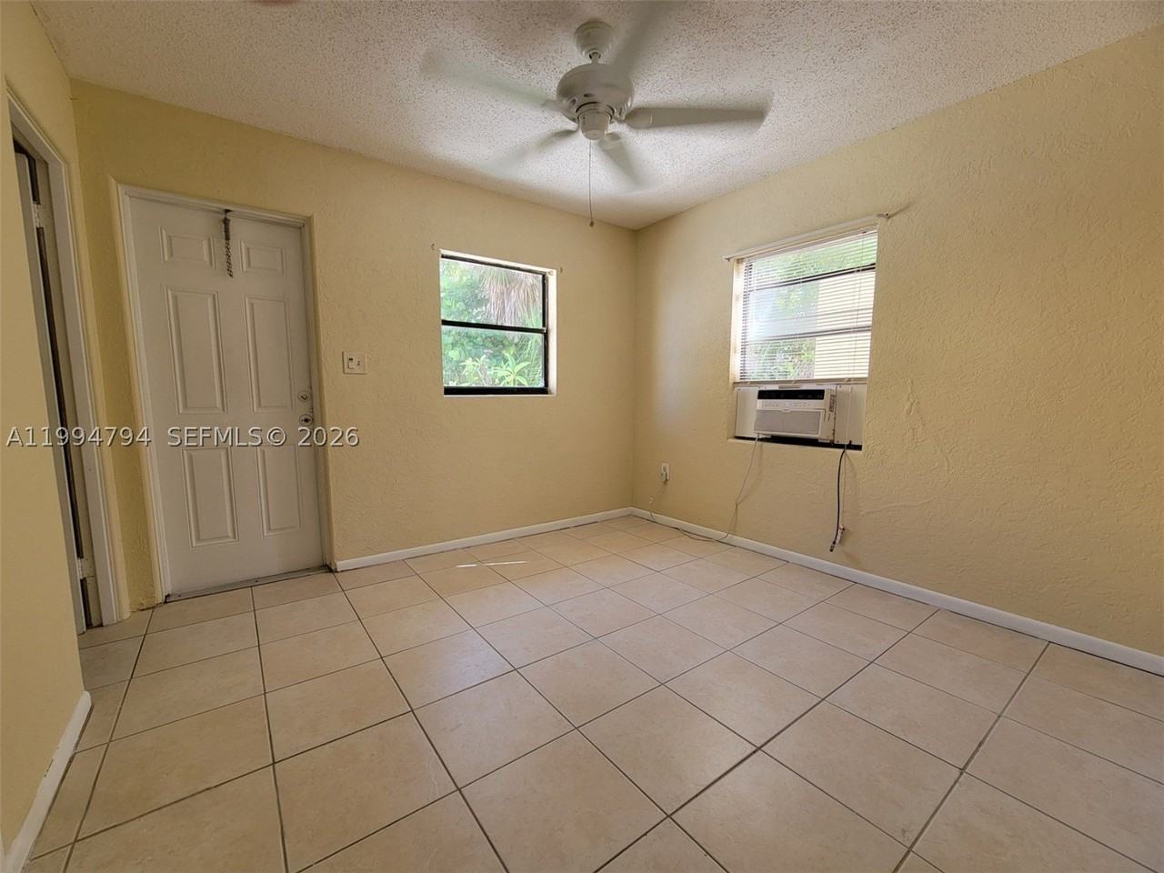 305 S Ocean Dr #4 - Photo 5 of 14