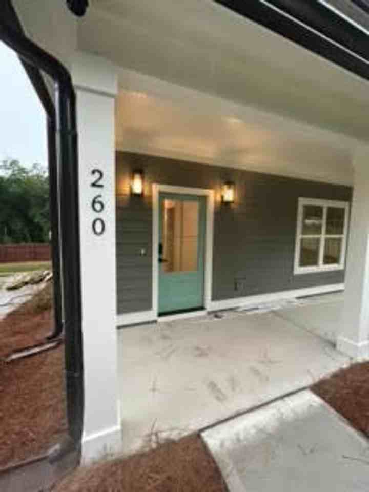 260 Griffeth St - Photo 2 of 21