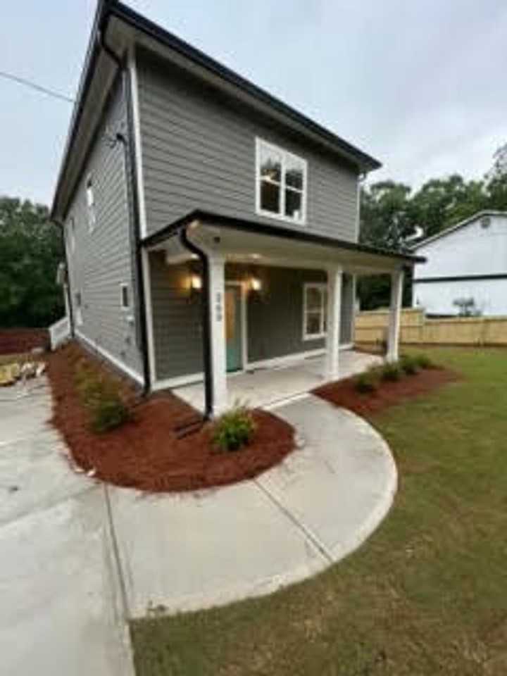260 Griffeth St - Photo 3 of 21