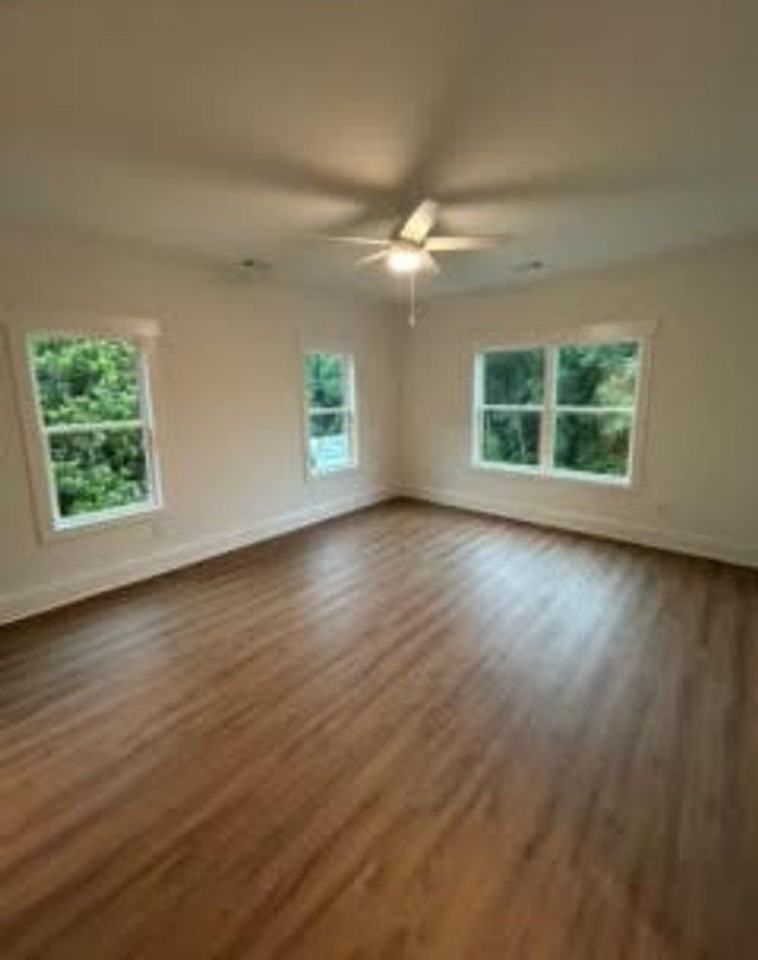 260 Griffeth St - Photo 6 of 21