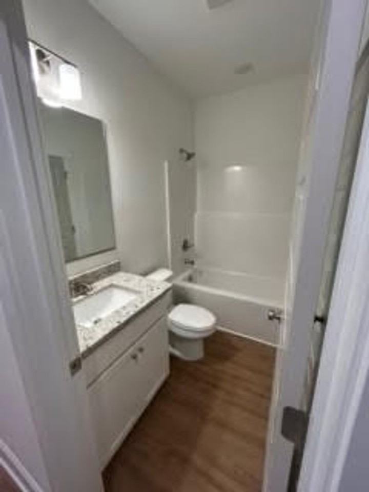 260 Griffeth St - Photo 7 of 21