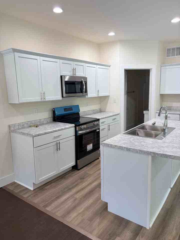 446-448 E 2nd - Photo 2 of 30
