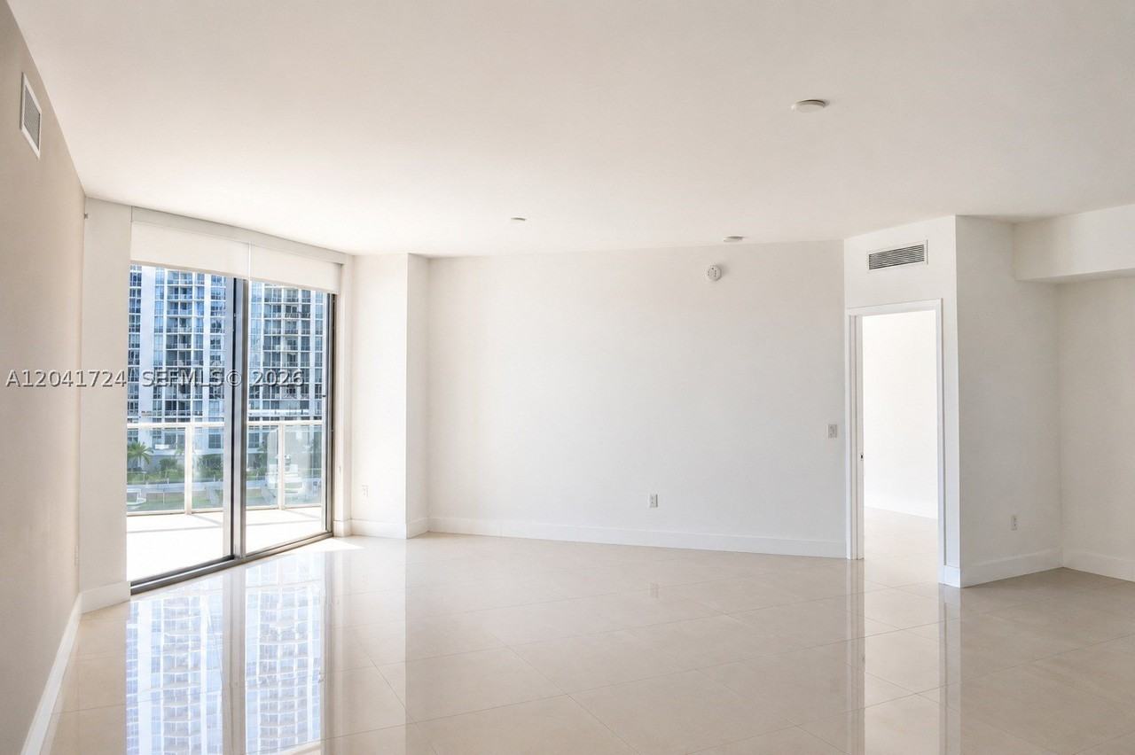 17301 Biscayne Blvd #1407 - Photo 5 of 18