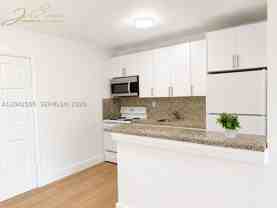 1021 Nw 5th St #6 - Photo 1 of 1