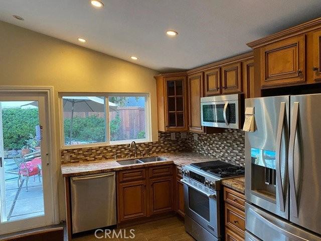 9212 Heatherton Cir - Photo 2 of 8