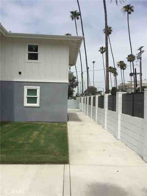 1505 Palm Ave #B - Photo 2 of 6