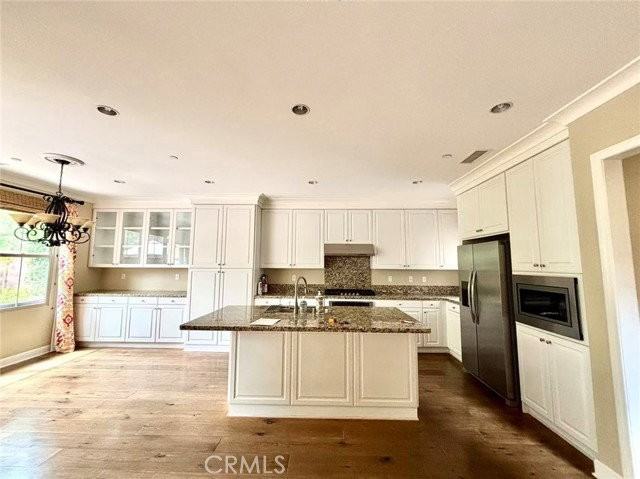 80 Ashdale - Photo 4 of 8