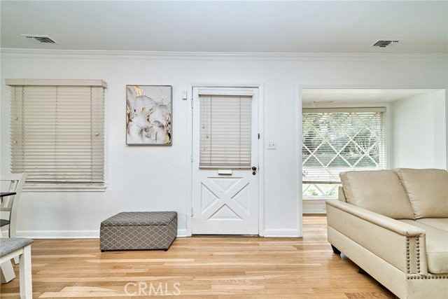 503 Longden Dr - Photo 4 of 8