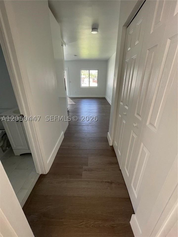 2856 Sw 37th Ave #2856 - Photo 3 of 8