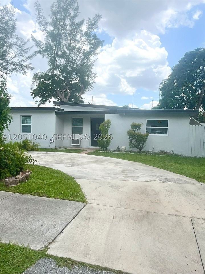 116 Edmund Rd - Photo 2 of 14
