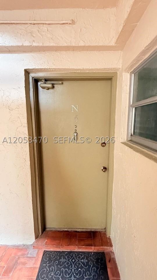 9360 9360 SW 87th Ave #N5 - Photo 6 of 13