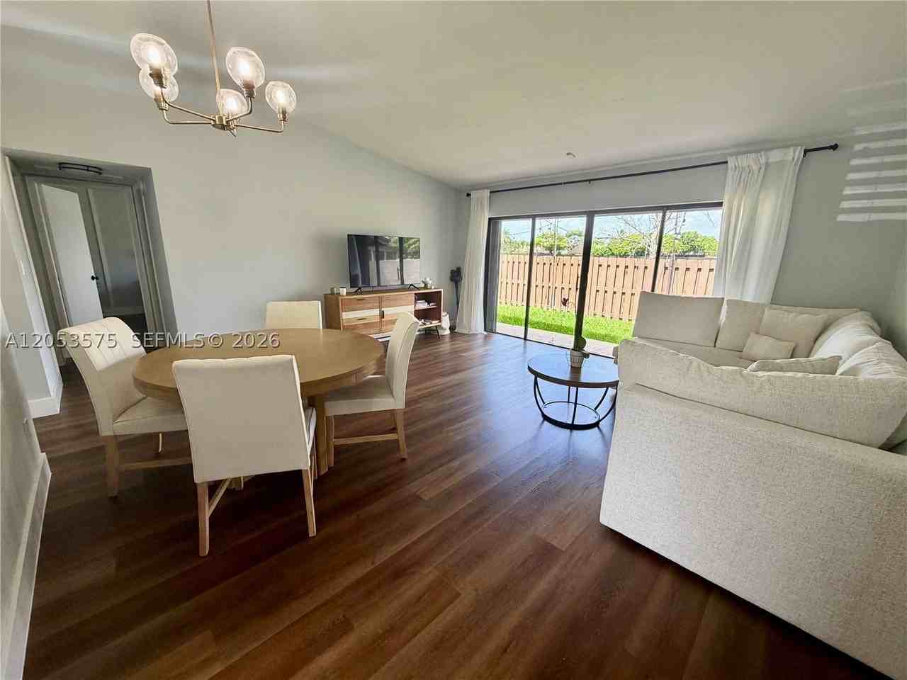 11002 Sw 125th Ct - Photo 6 of 13