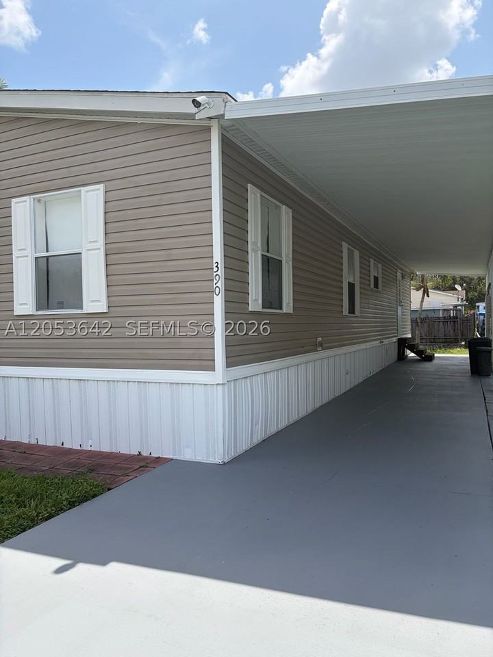 390 Nw 134th Ave - Photo 2 of 17